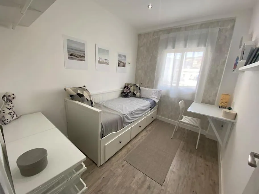 Piso 3 Habitaciones Recien Reformado En Fuengirola 0*,  Spain